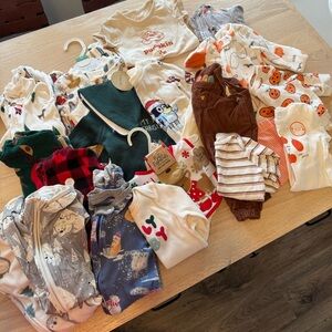 Seasonal baby clothing bundle 0-6 months